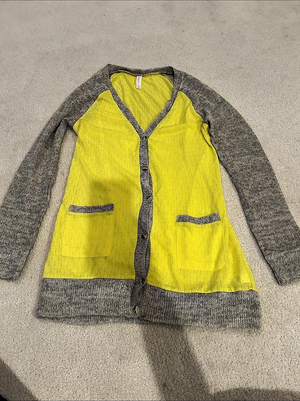 Xhilaration Color Block Cardigan in Yellow & Gray Size Medium very good conditio